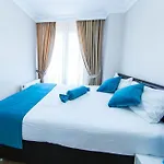 Colorist Hotel