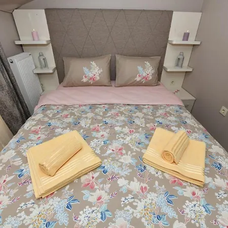 Colorist Apartment *