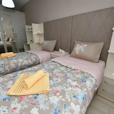 Colorist Apartment *