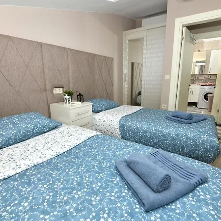 Colorist Apartment *