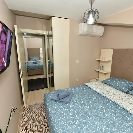 Colorist Apartment *