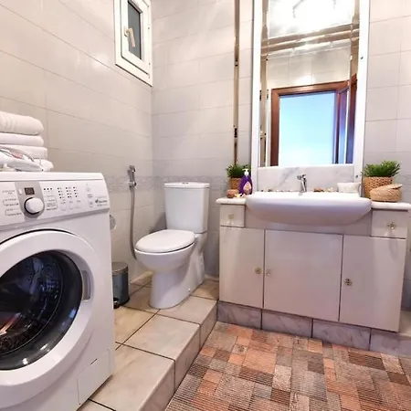 Colorist Apartment